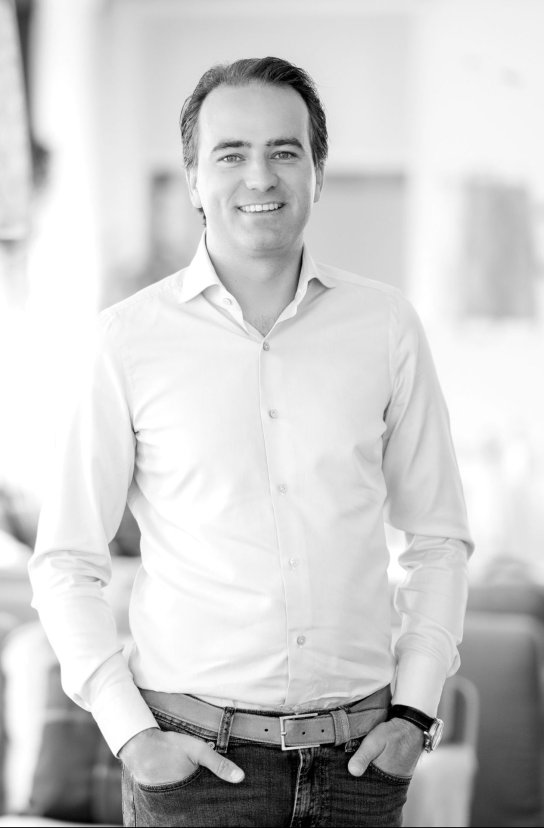 Black and white portrait of Lukas Visser