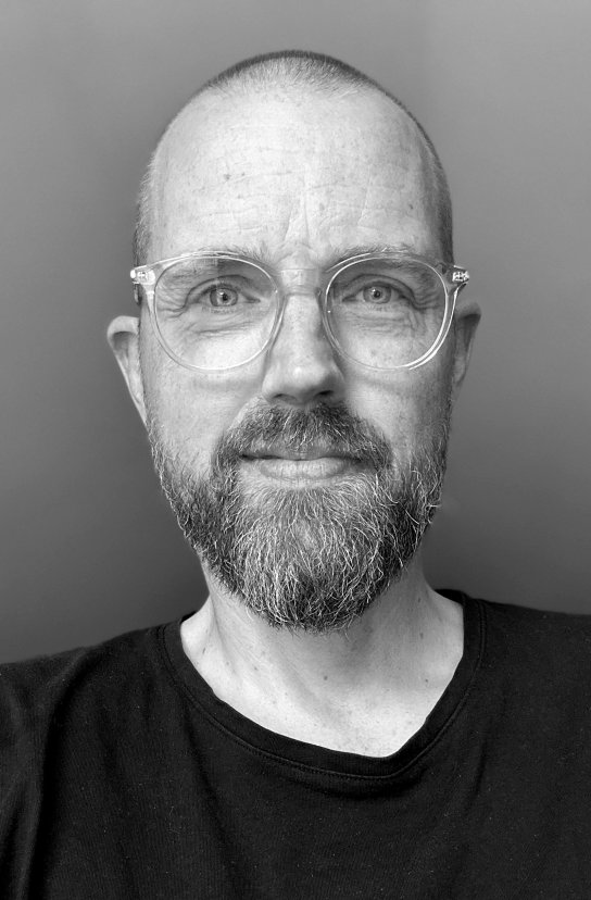 Black and white portrait of Martin Petri