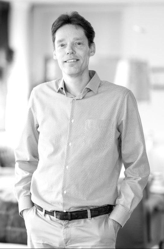 Black and white portrait of Frederik de Jong