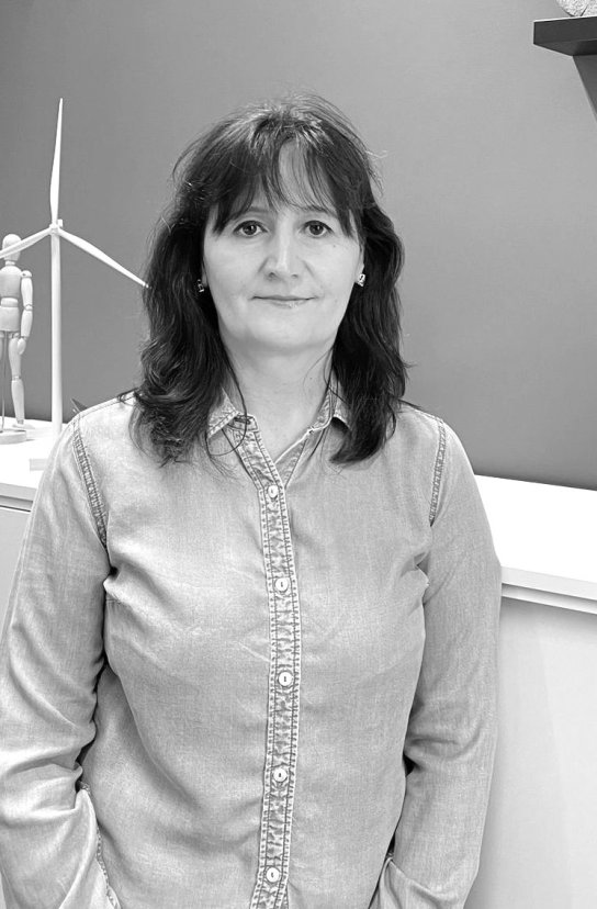 Black and white portrait of Ioana Marinescu